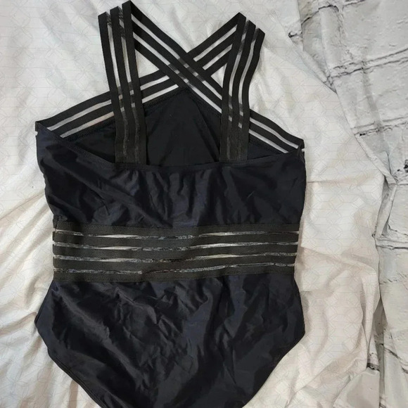 DAVI & Dani Black Criss Cross See Through Strap One Piece Swim Suit Womens 1XL‎ - Picture 2 of 4